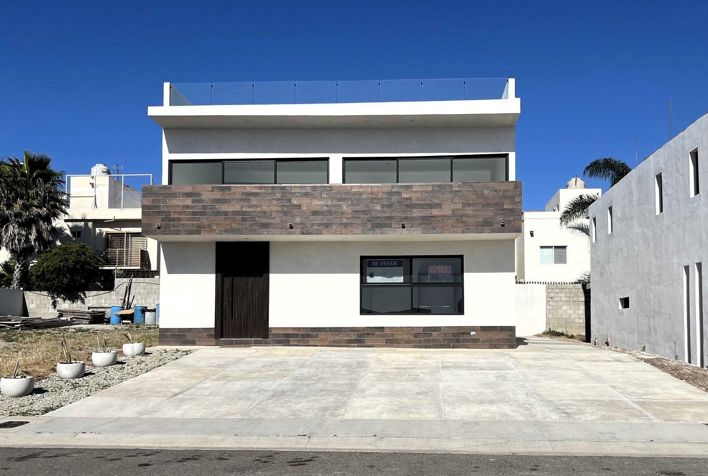 Casa de 2 niveles con facilidades Fracc. Sueños del Mar